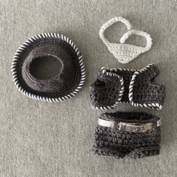 Handmade Crochet Cute Grey White Western Cowboy Outfit for 17cm Doll 5-Piece Set - Picture 5 of 6